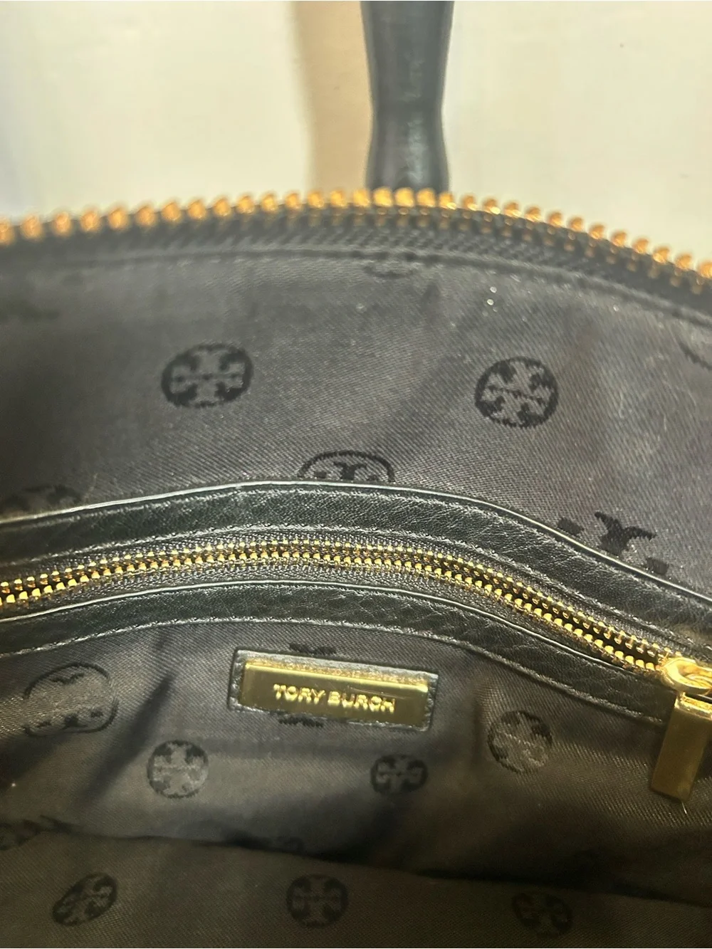 Tory Burch Black Pebbled Leather Satchel crossbody mint never used